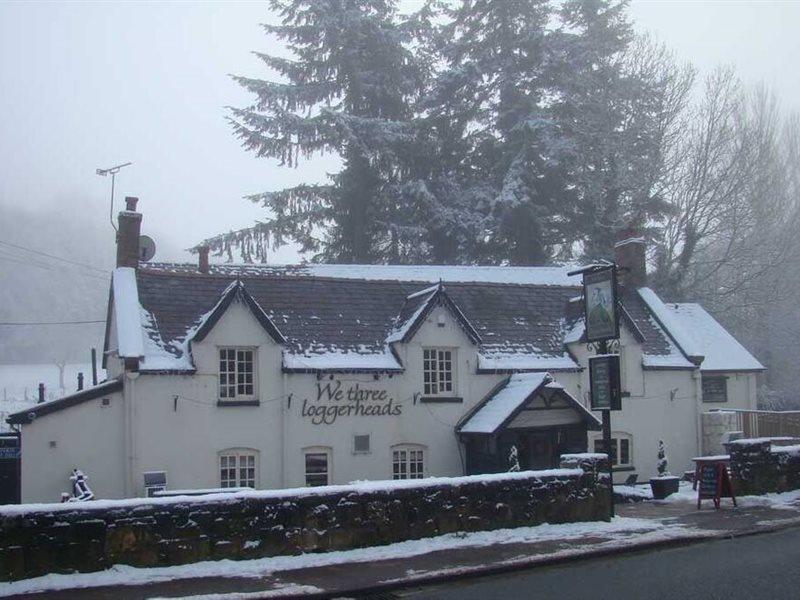 Hotel We Three Loggerheads à Gwernymynydd Extérieur photo