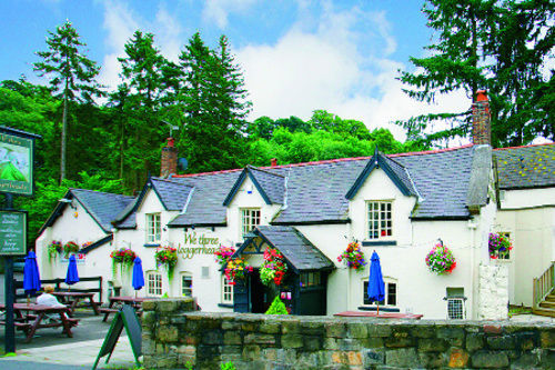 Hotel We Three Loggerheads à Gwernymynydd Extérieur photo